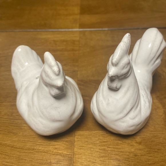 White Chicken Rooster Salt & Pepper Shakers - Picture 1 of 5